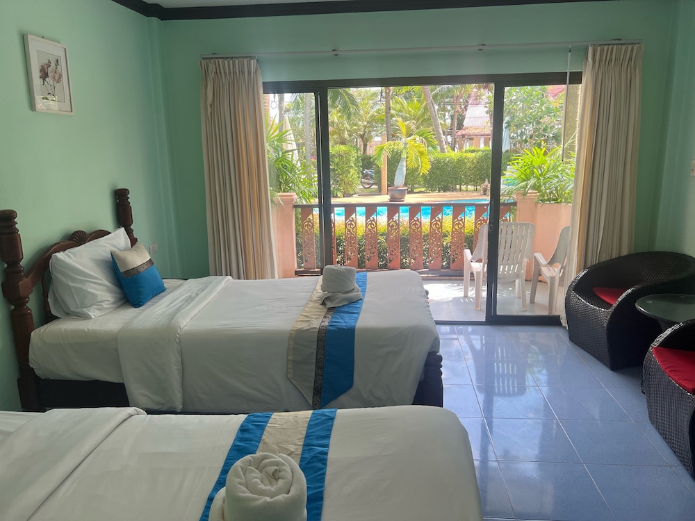 LANTA SEAFRONT RESORT 27/66
