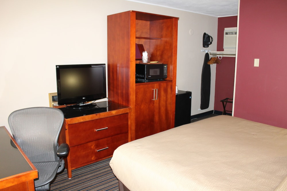Harvest Drive Family Inn 25/68