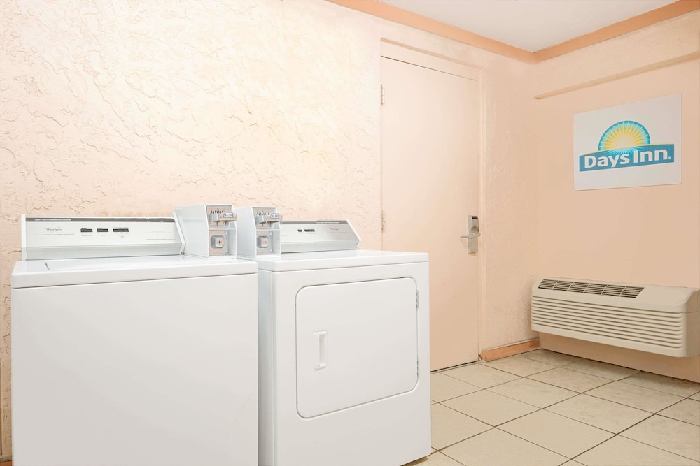 Days Inn By Wyndham Independence 23/45