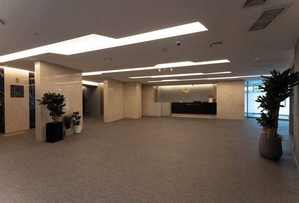 Hotel Diamant 7/20