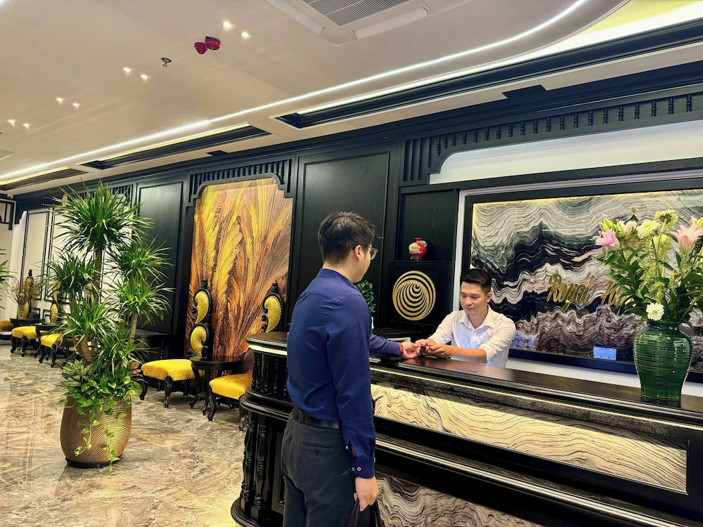 Royal Hanoi Hotel 12/50