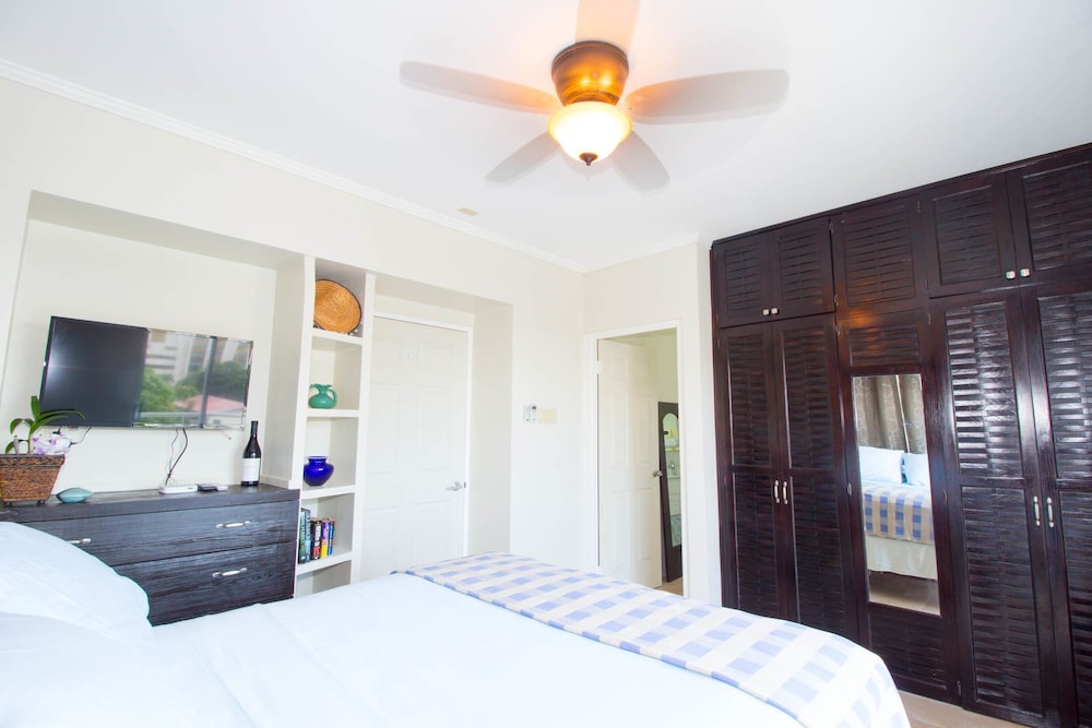 The Bailey's New Kingston Suites 5/23