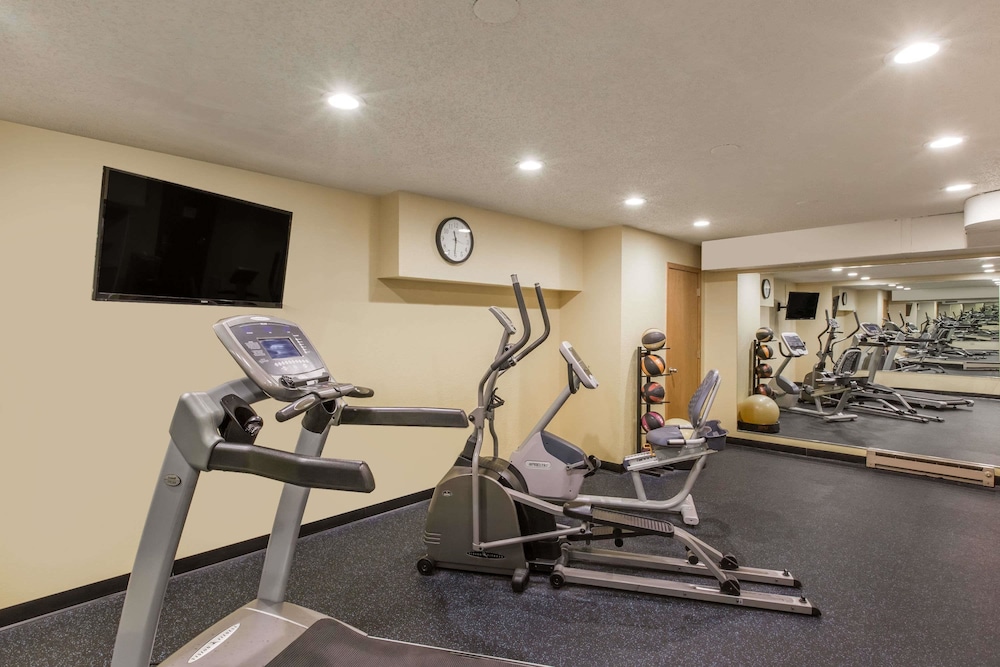 Days Inn By Wyndham Pierre 18/33