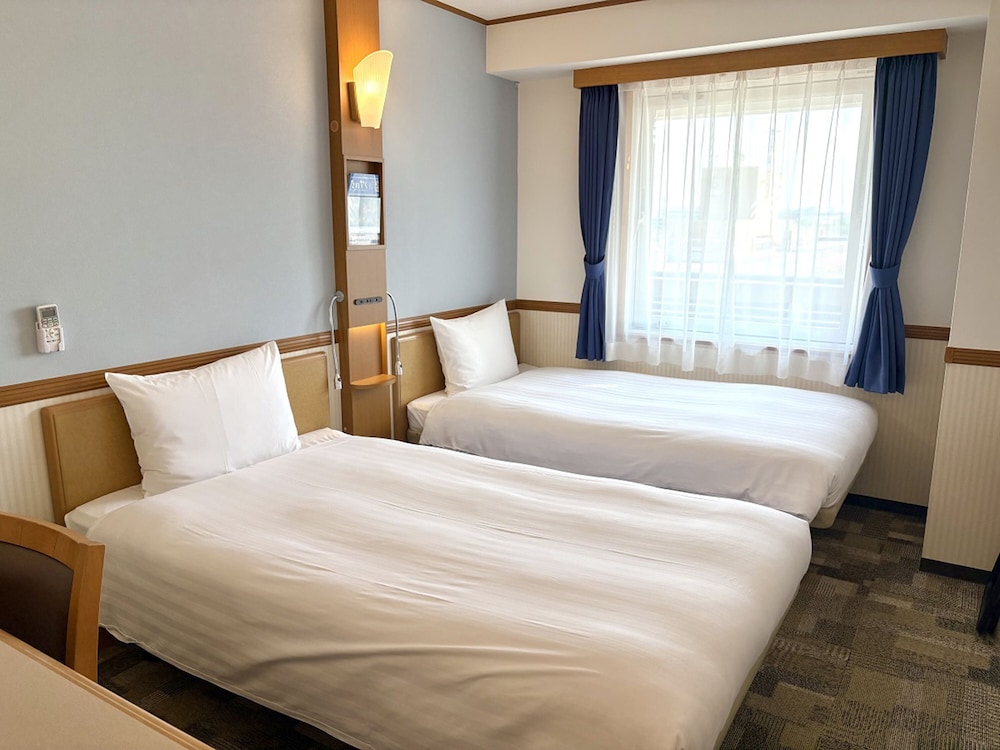 STANDARD, TWIN BEDS, SMOKING
