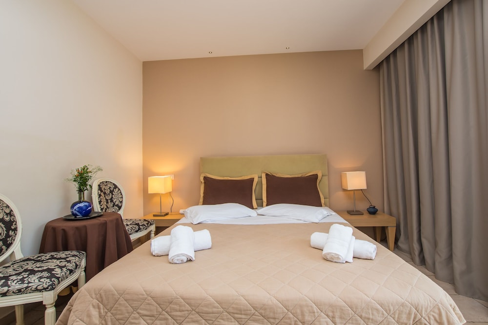 Dali Luxury Rooms 10/50