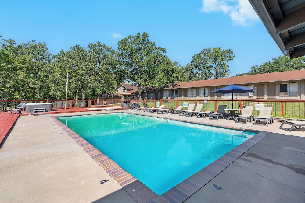 Indian Point Lodge Amp Condominiums 68/73
