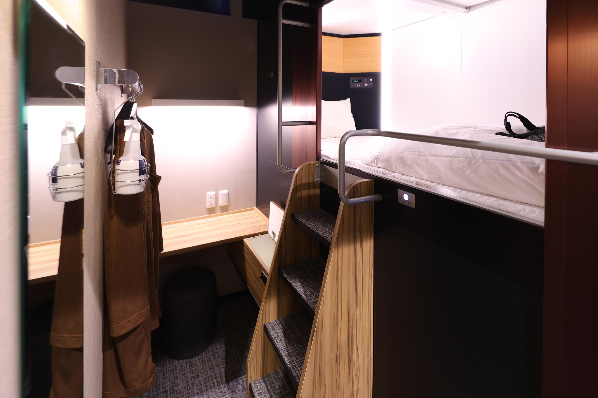 Female Only, Upper, Cabin, Bunk Bed