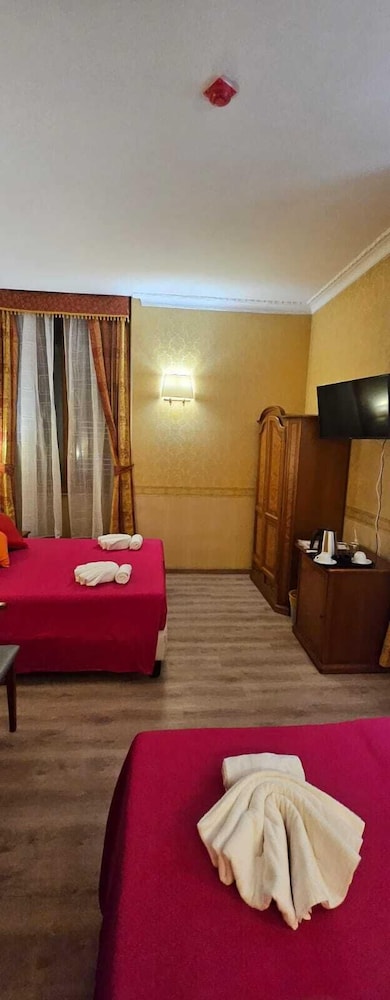 AMADEUS HOTEL ROME 40/50