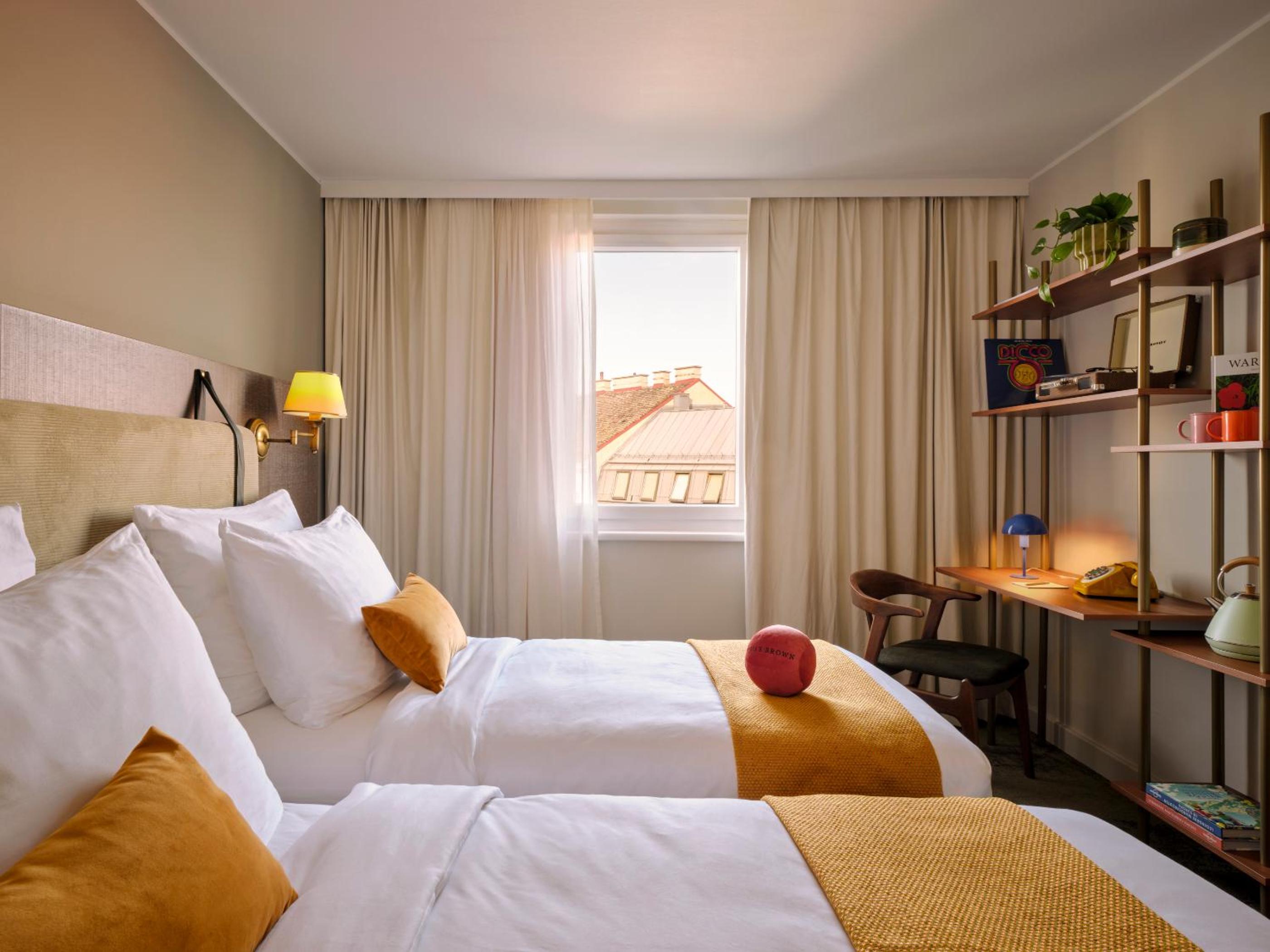 Medium, Single Bed