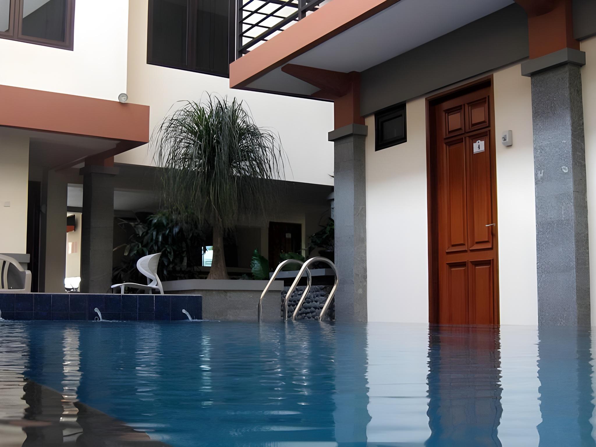 Fontana Residencia Guest House 7/12