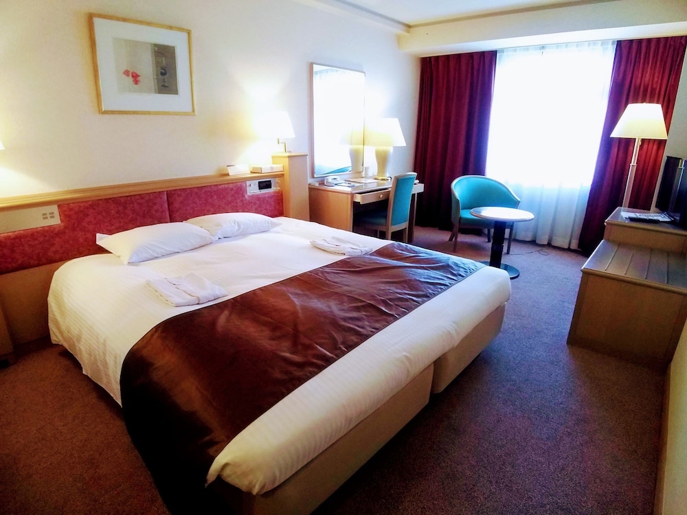 Tokyo Grand Hotel 8/48