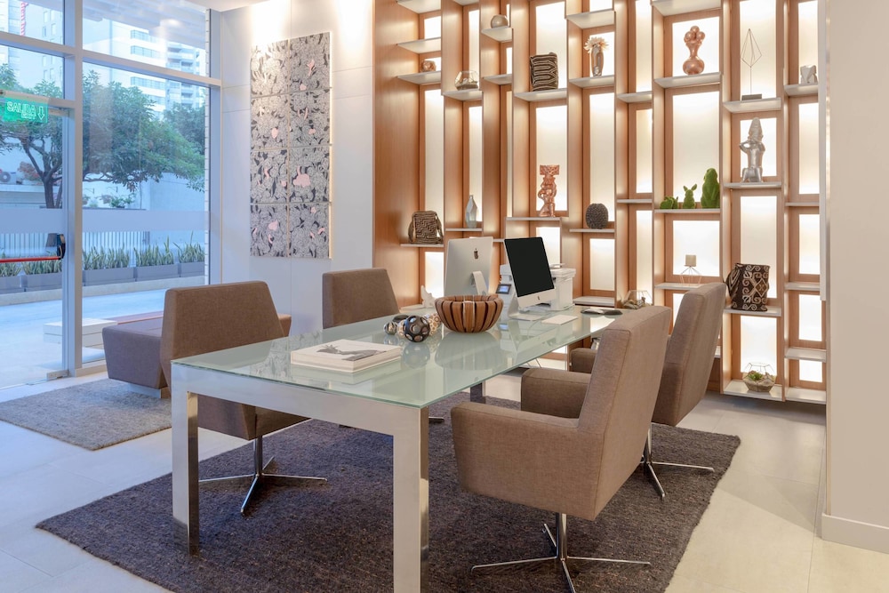 AC Hotel by Marriott Santa Marta 56/65