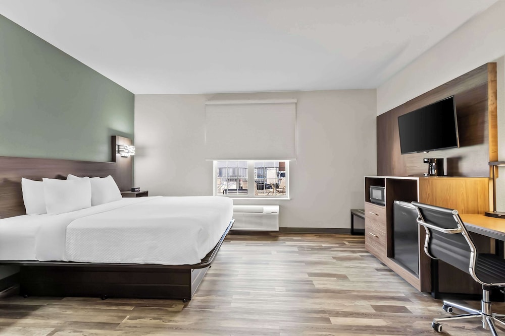 ROOM, KING BED, ACCESSIBLE