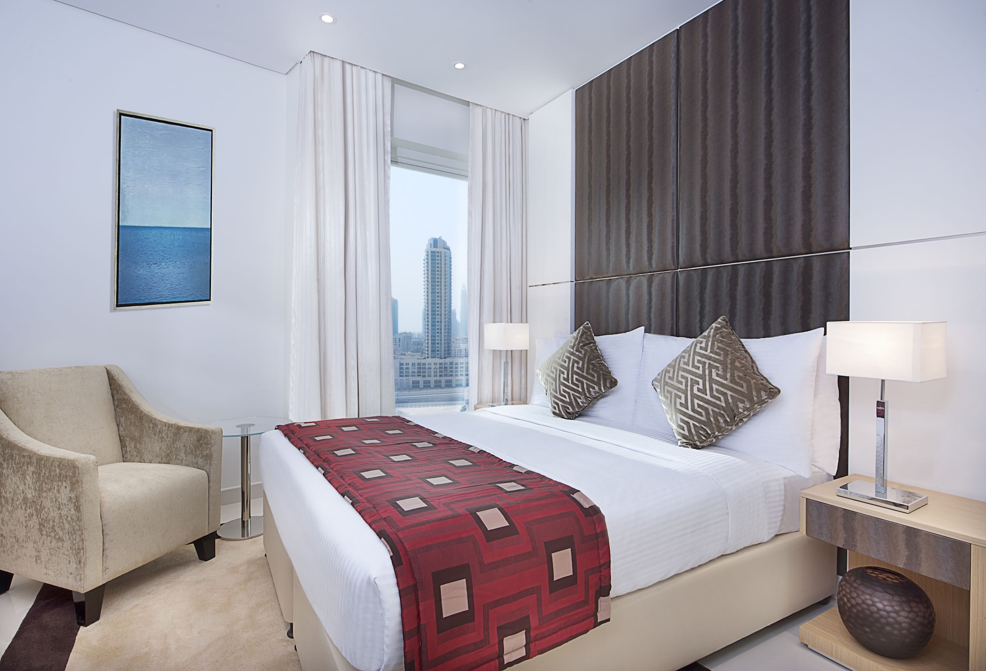 1 BEDROOM, SUITE, DOWNTOWN VIEW