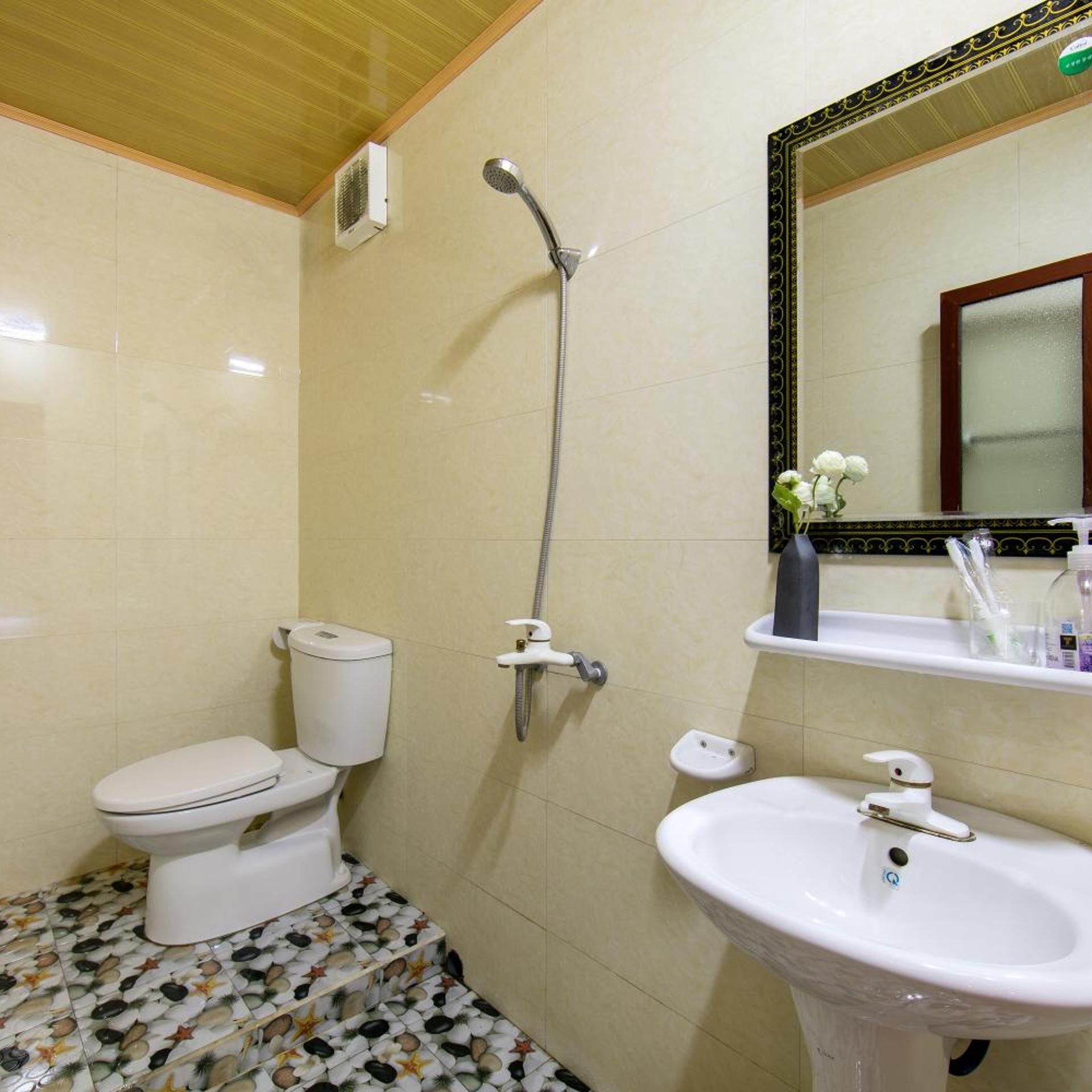 Long Phuong Homestay 54/55