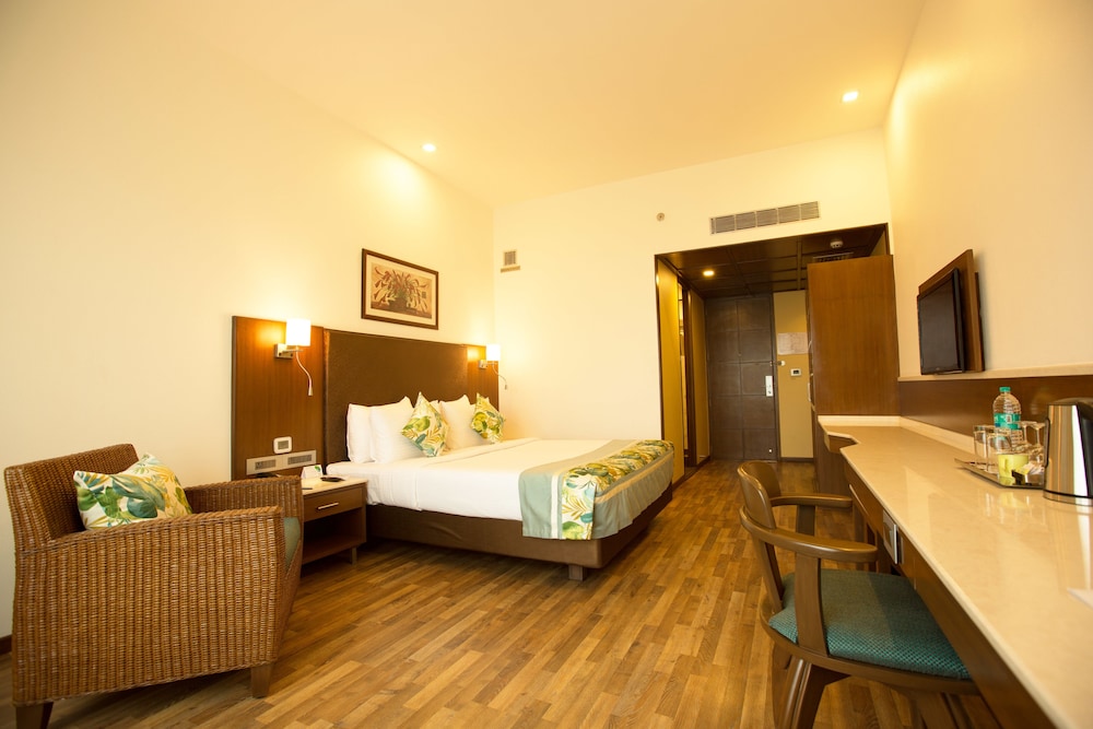 E Square the Fern Pune 15/50