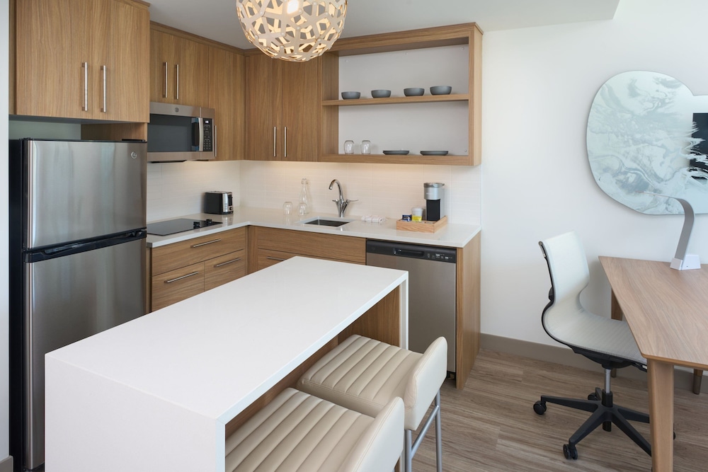Element Melbourne Oceanfront 40/57