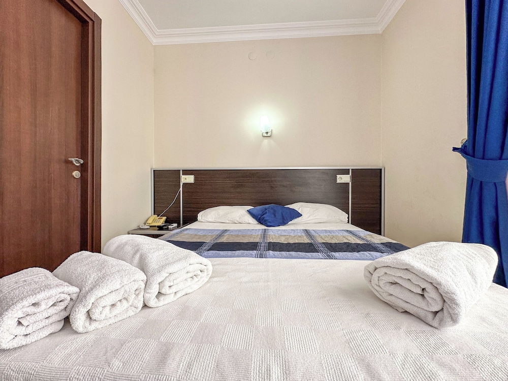 Aristo Hotel 13/55