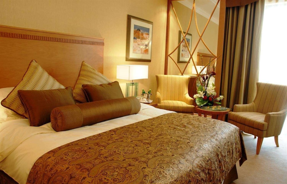 Golden Tulip Bahrain 11/78