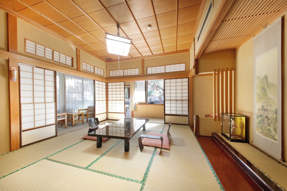 Shimobe Hotel 14/67