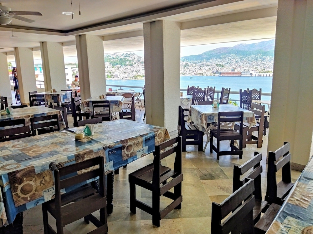 Hotel Aristos Acapulco 36/50