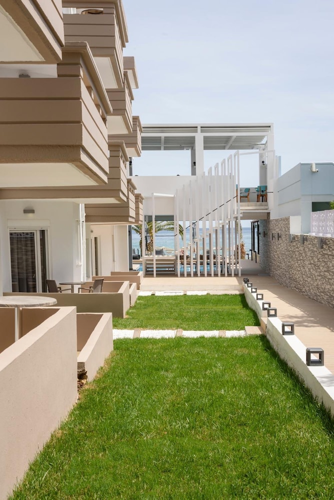 Mare Boutique Hotel 33/41