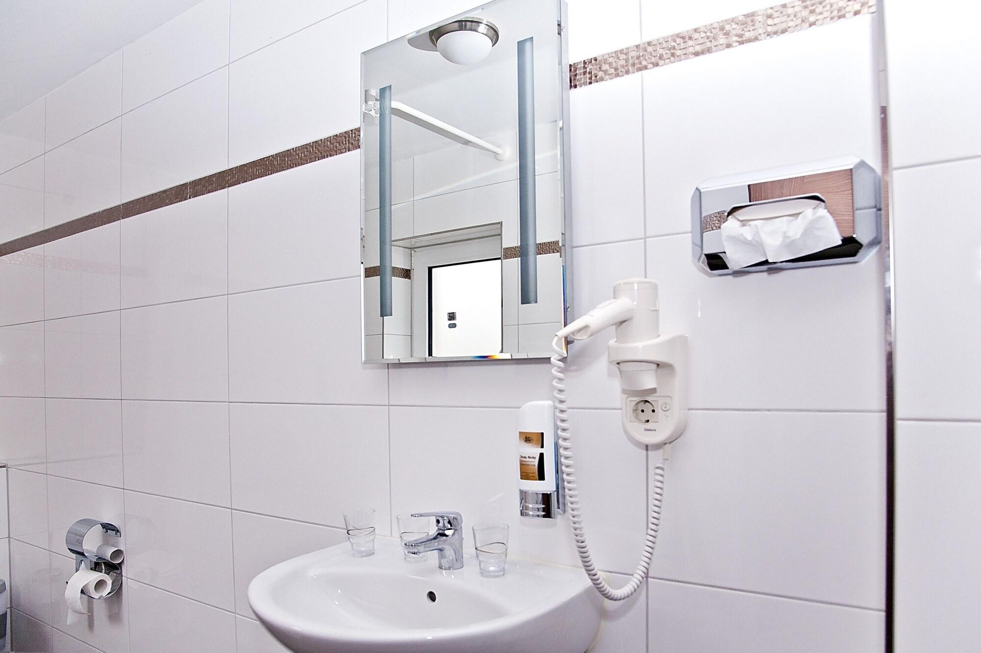 غرفة قياسية ثلاثية، Arena Villa am Wasserpark 4/5
