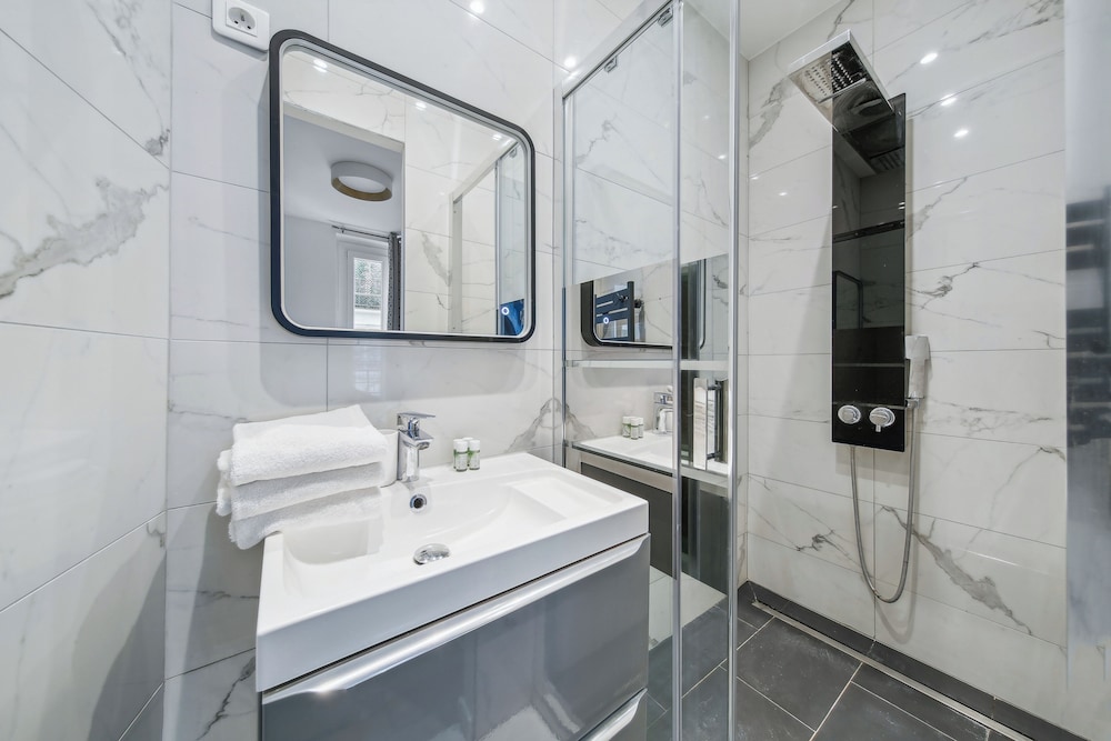 Exclusive, Apartment, Double Bed, Street View, Sofa، RESIDENCE AURMAT 4/4