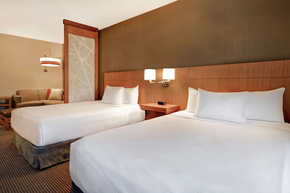 Room, 2 Queen Beds, Sofa, Accessible