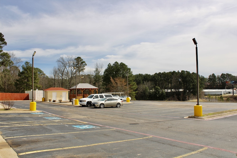 Hometown Inn Suites 44/51