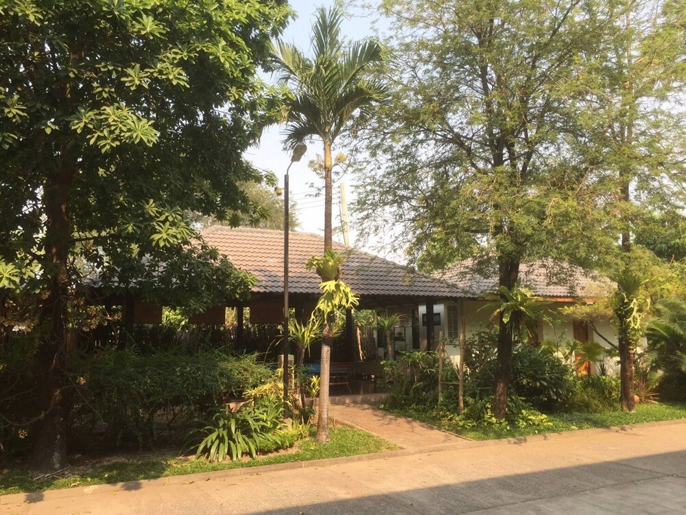 Srisomthai Hotel 58/66