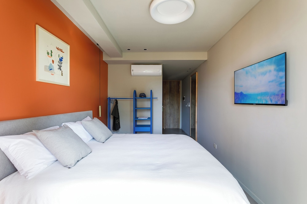 ROOM, DOUBLE BED, CITY VIEW, BALCONY