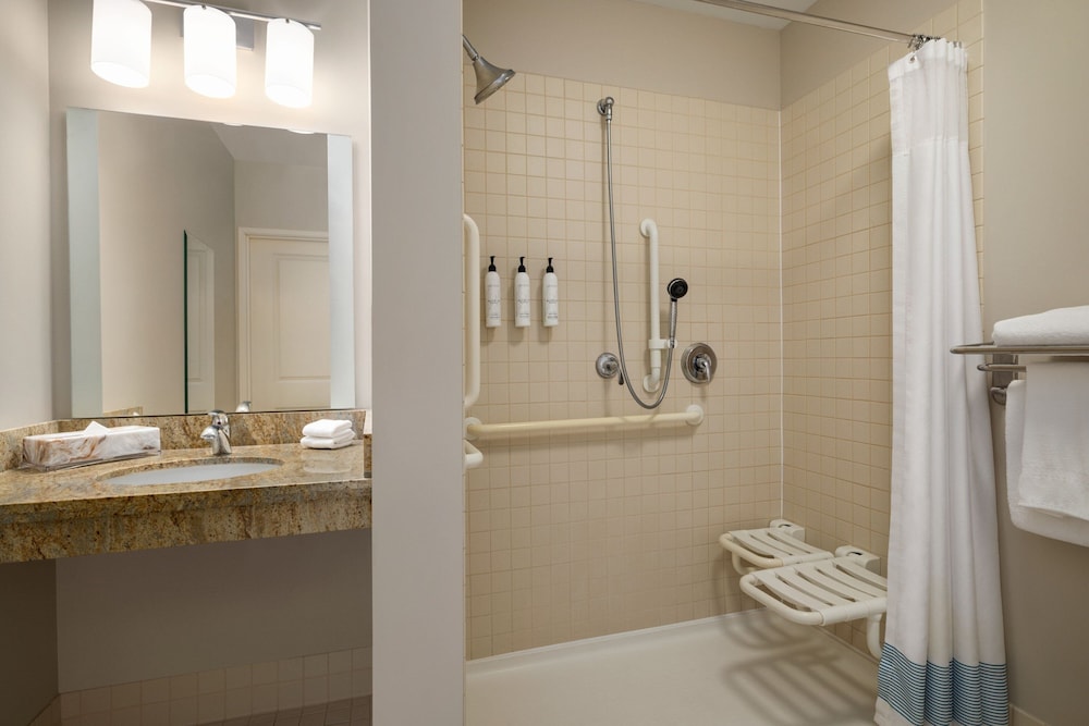 استوديو بسرير كينج لذوي الإعاقة، TownePlace Suites Williamsport 3/3