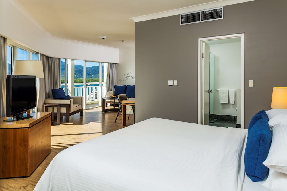 EXECUTIVE, SUITE, MARINA VIEW