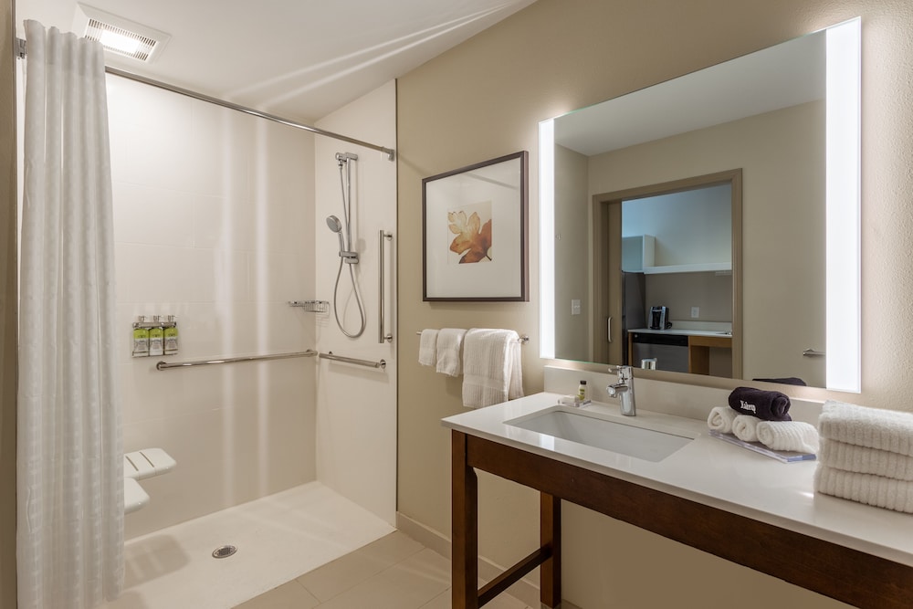 Hawthorn Suites By Wyndham Fargo 10/34