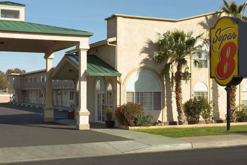 Super 8 By Wyndham Ridgecrest 36/44