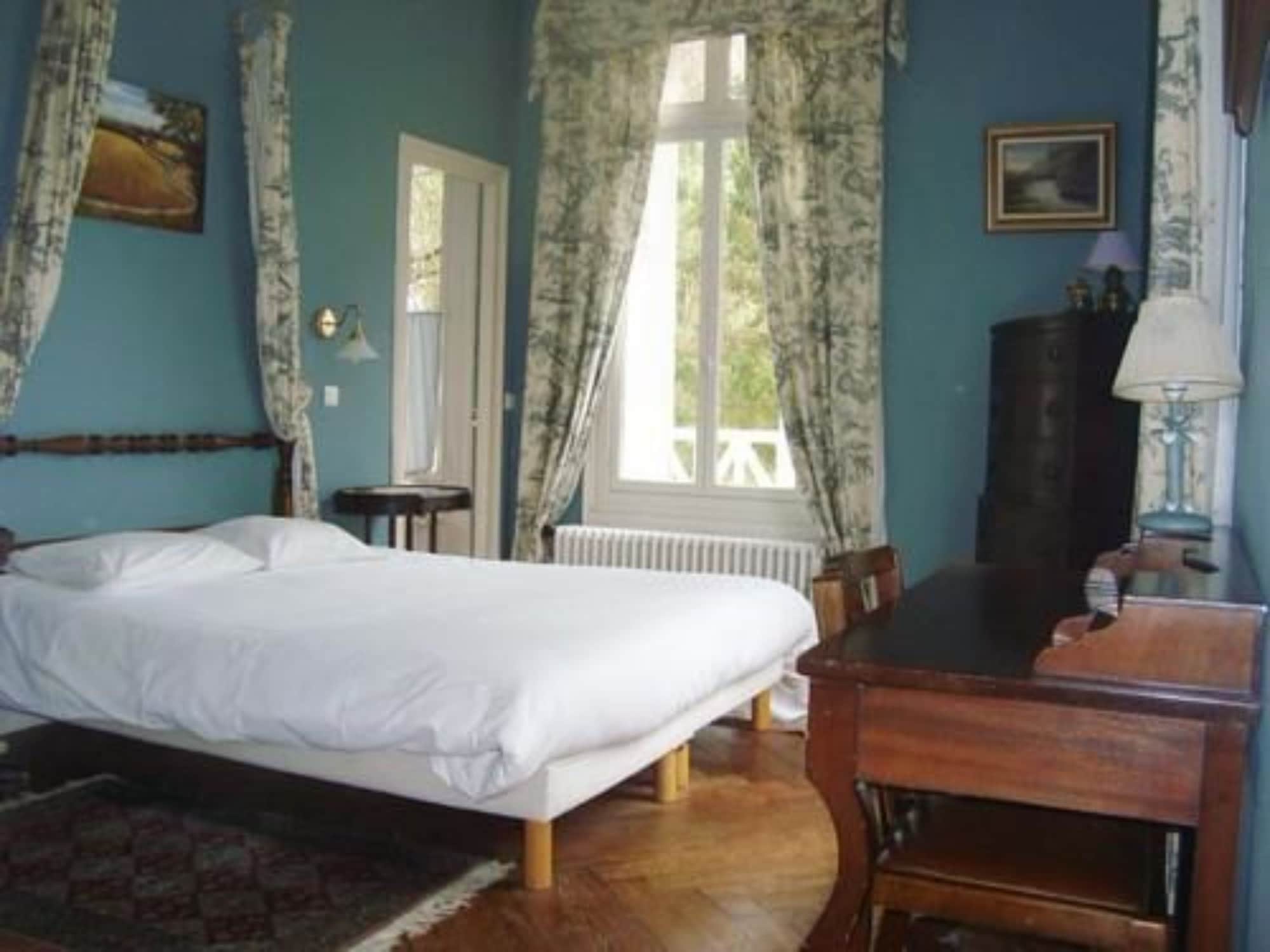 Island, Double Bed