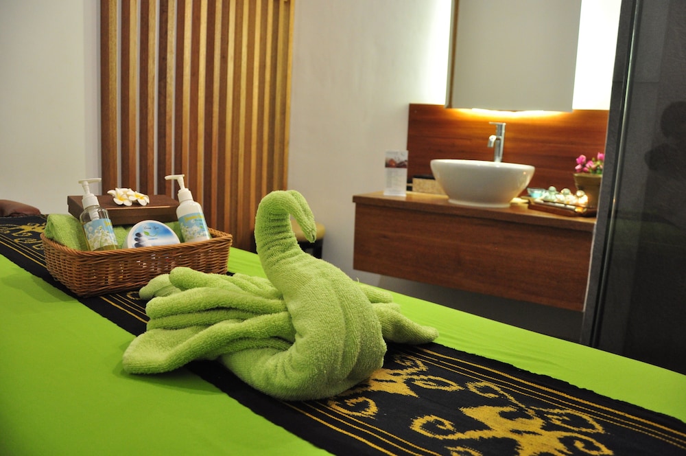 Golden Tulip Pontianak 43/64