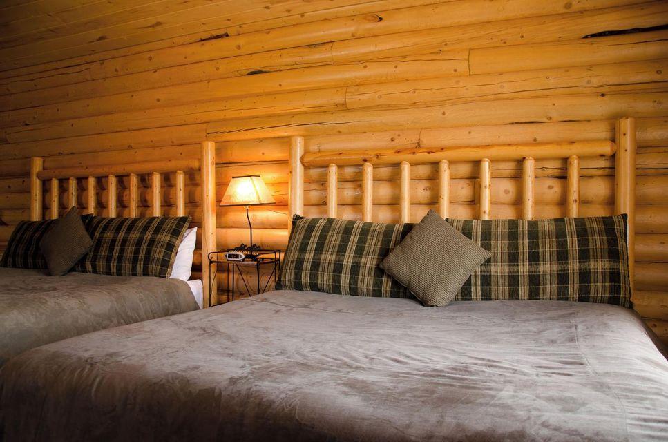 Cabin, Multiple Beds