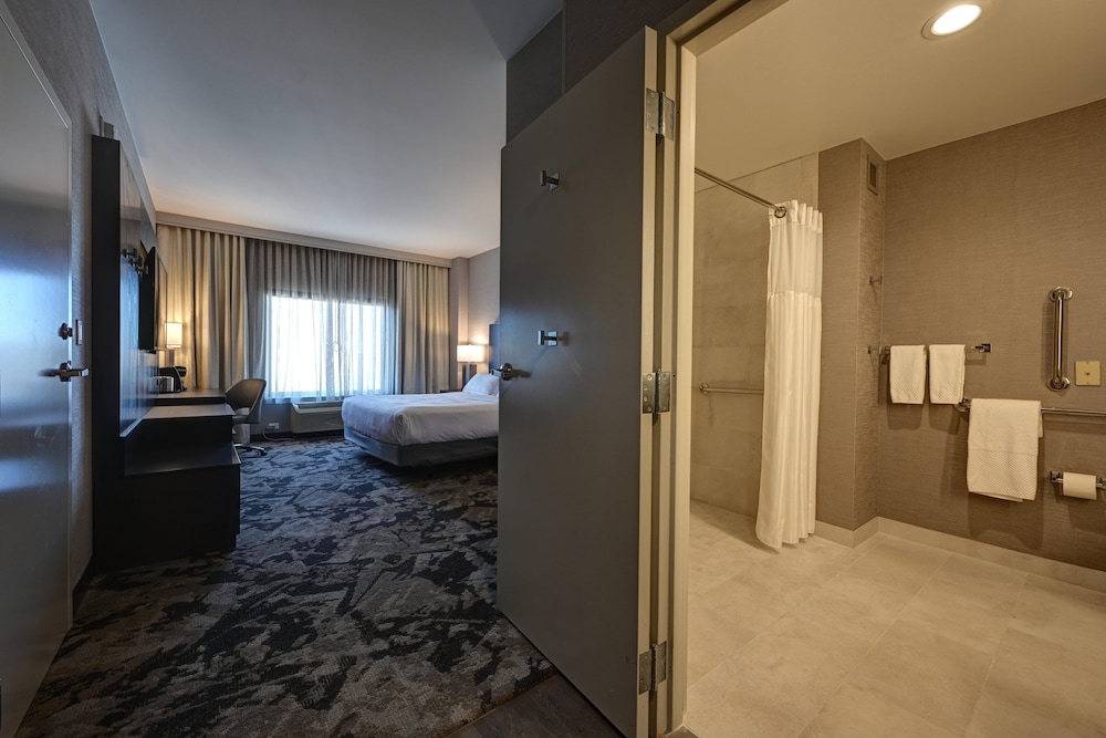 DoubleTree by Hilton Denver International Airport (ex. Holiday Inn Hotel And Suites) 19/45