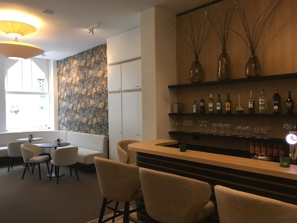 Louisa Hotel 40/57