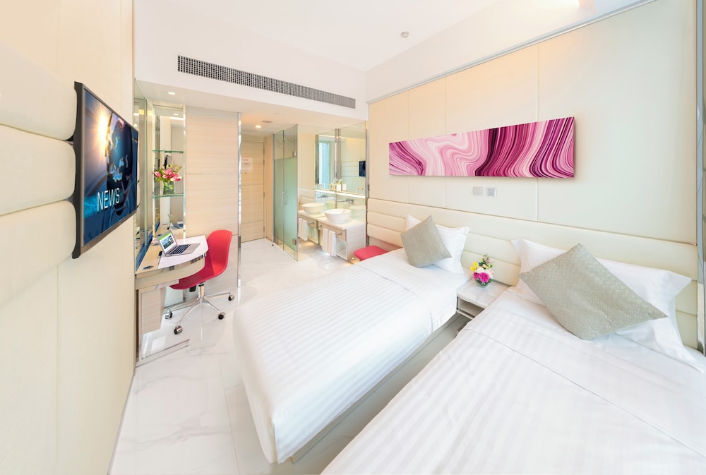 Plus, Premier, Twin Beds