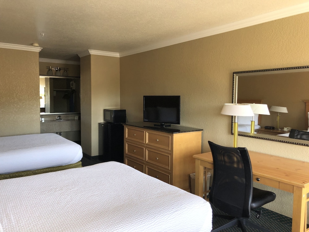 Lake Point Lodge 10/24