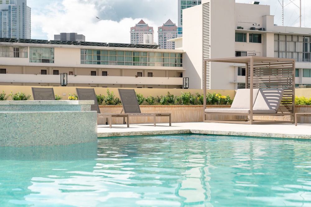 Waymore Hotel Spa & Casino 108/111