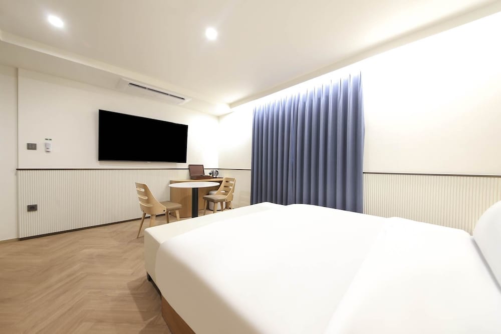 Busan H-Avenue Hotel Seomyeon Station 18/58