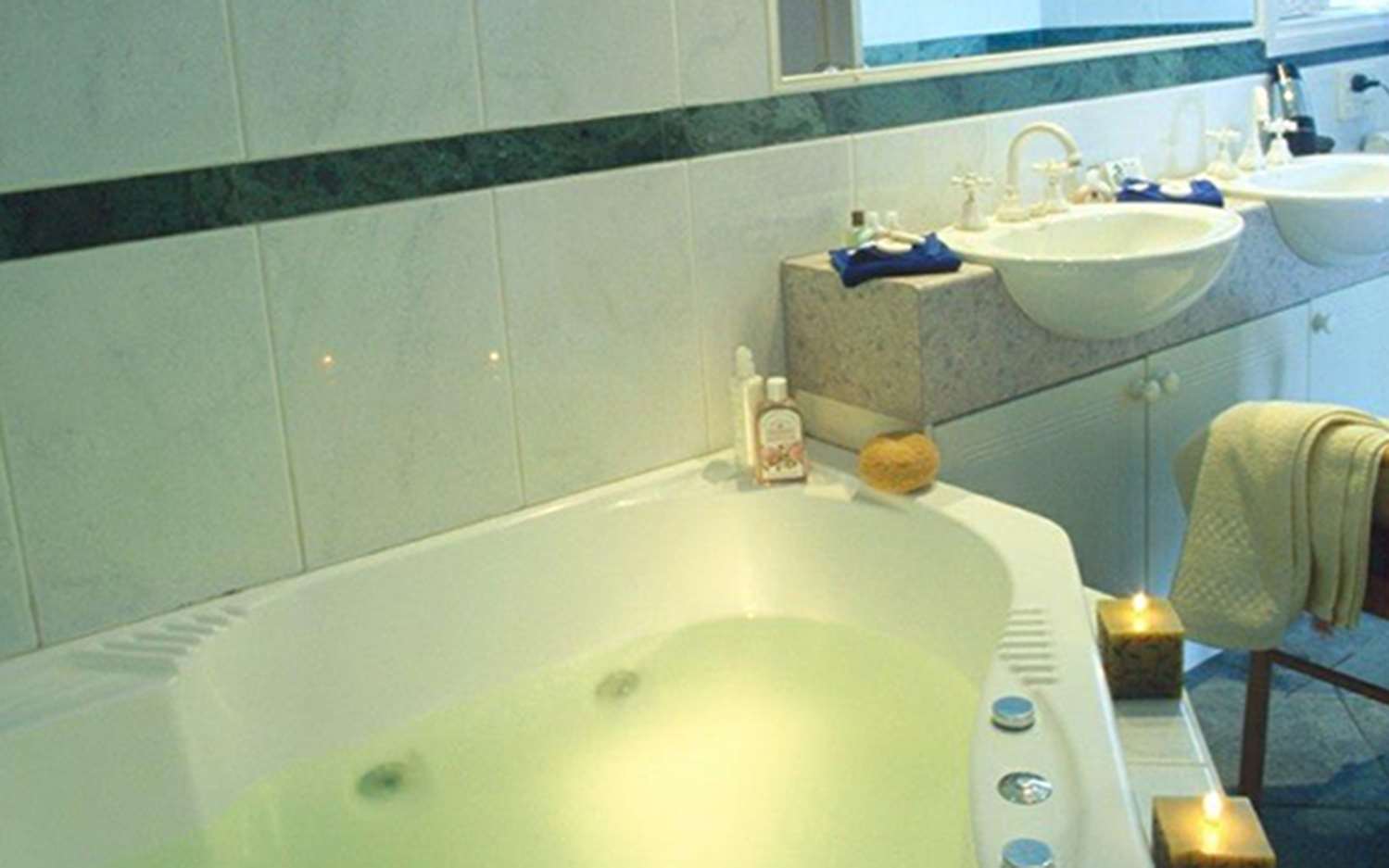 لوفت تنفيذي بسرير كوين بحوض جاكوزي، Best Western the Tudor Box Hill 3/4