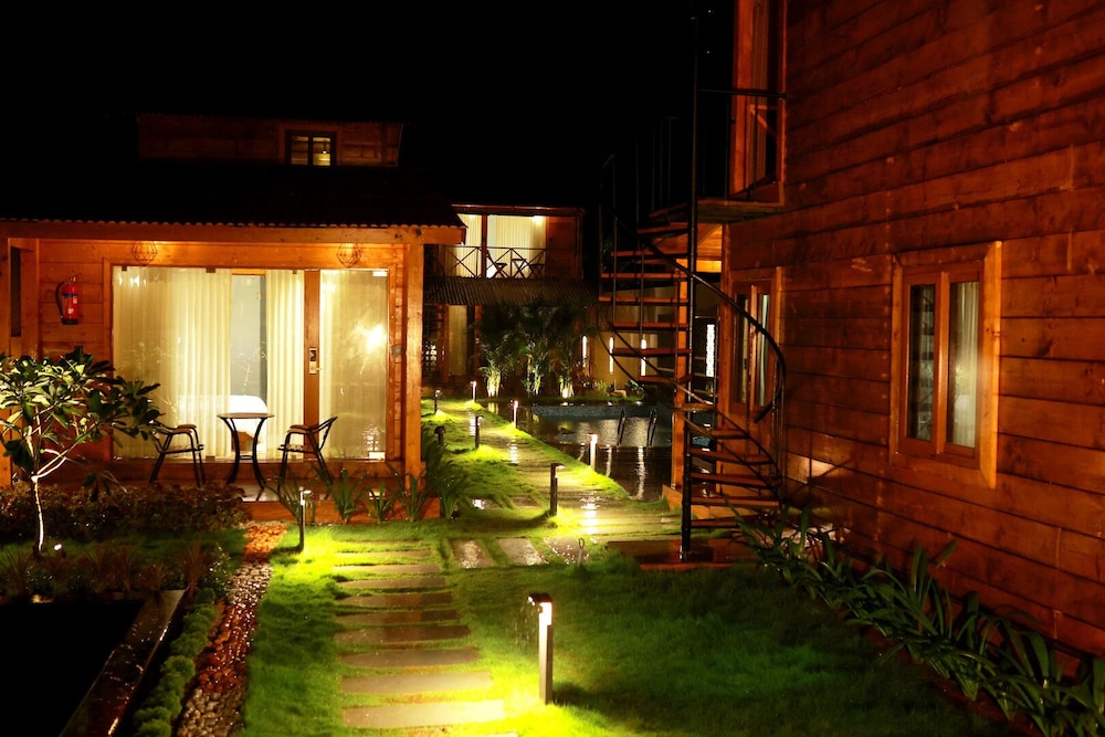 Wooden ECR Sea Resort 53/59