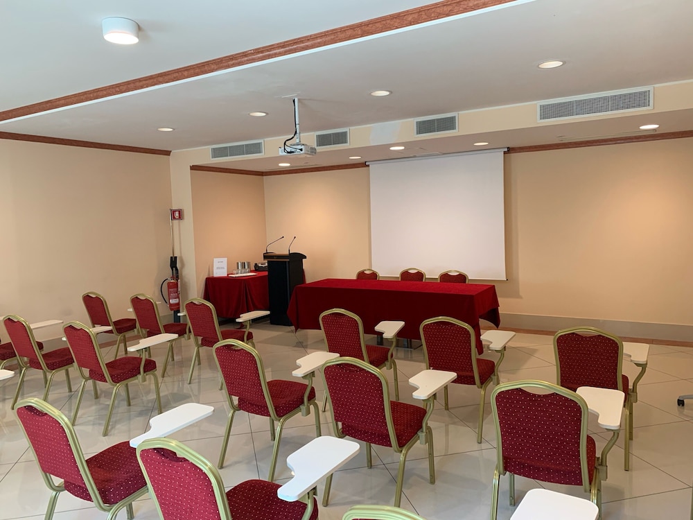 Palace Hotel Legnano 58/61