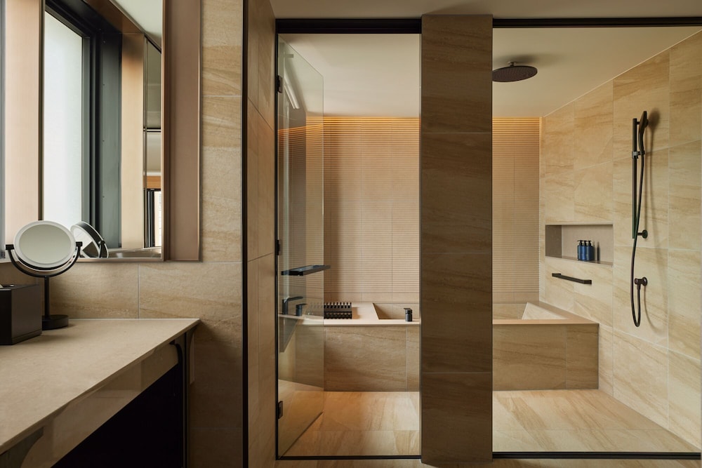Dusit Thani Kyoto 51/53