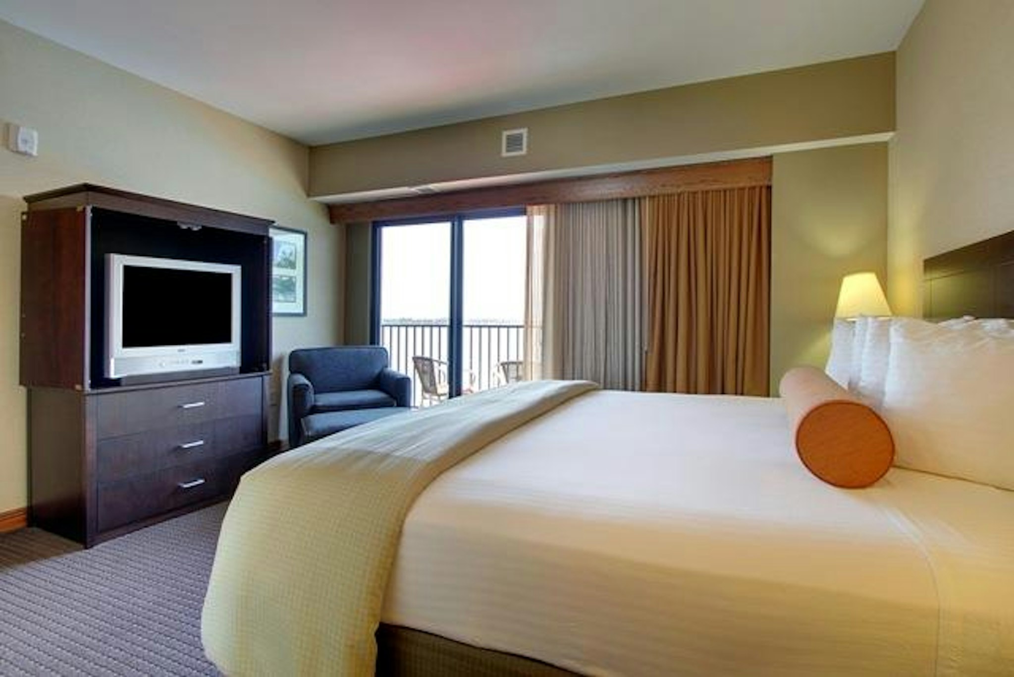 King's Pointe Waterpark Resort 6/52
